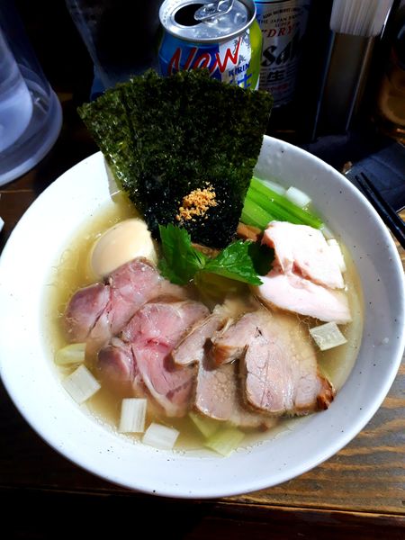 「特製塩ラーメンジョン990円+ビール+レモンハイ」@ラーメン屋ジョンの写真