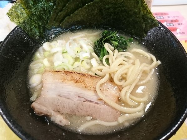 「とんこつ塩」@横浜家系ラーメン 梅田家の写真