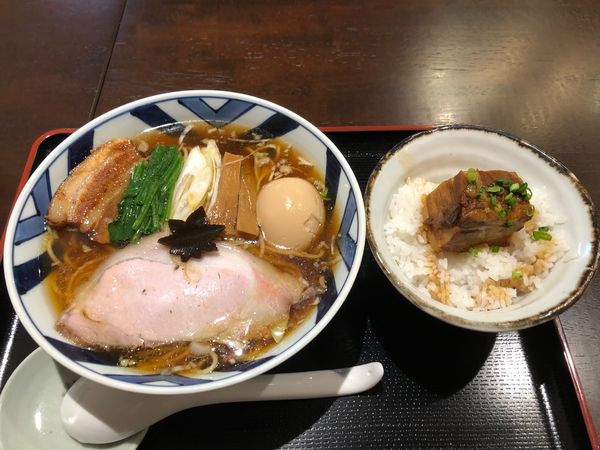 「特製醤油+角煮丼」@食煅 もみじの写真
