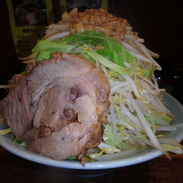 「大ラーメン(850円)ヤサイマシマシニンニクアブラ」@立川マシマシの写真