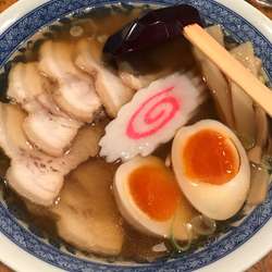 チャーシュー麺(醤油)950円