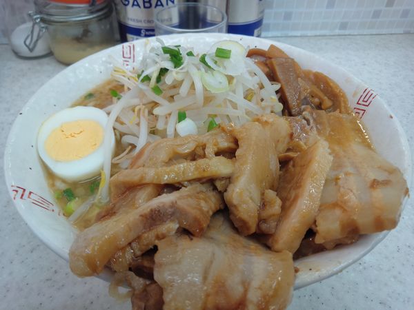 「角煮らうめん８５０円大盛無料」@らうめん原価堂の写真