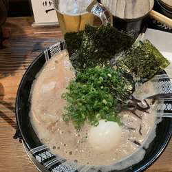 特製ラーメン+替え玉 (1050円+100円)