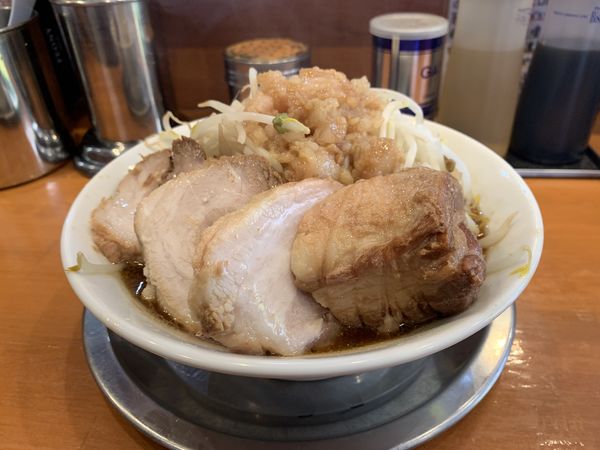 「ラーメン小＋豚増し」@麺屋穴場の写真