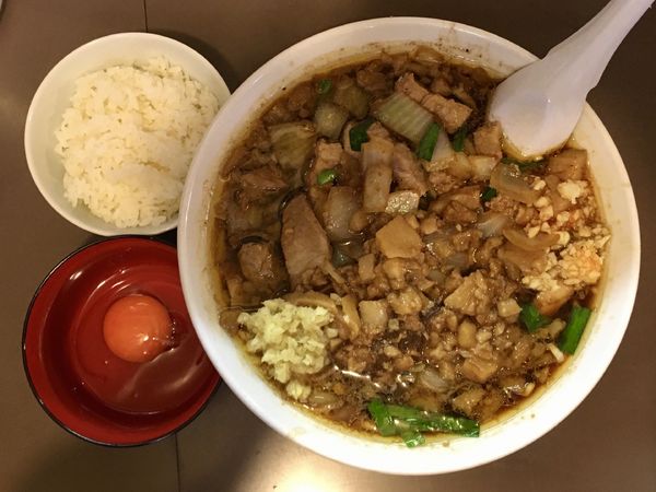 「スタ満ソバ ＋ 生卵 ＋ 半ライス」@元祖スタミナ満点らーめん すず鬼の写真