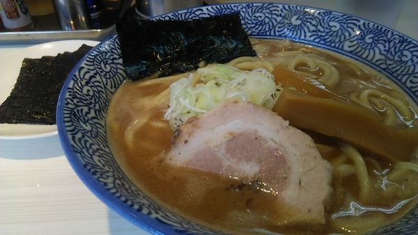 「濃厚魚介らーめん 780円＋のり 50円」@豚骨一燈の写真