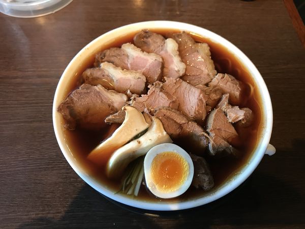 「参州マタギそば【猪ジビエ醤油ラーメン】﻿」@麺創 なな家の写真