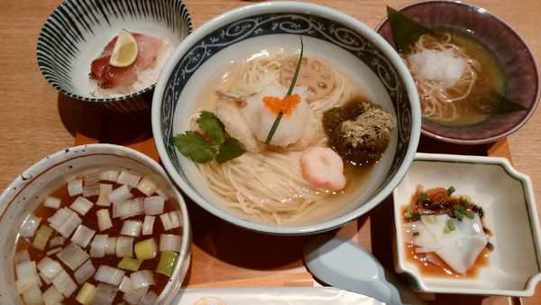 「【よしかわ】麺割烹 冬の魚と蓮根のつけそば¥1000-」@むぎくらべの写真