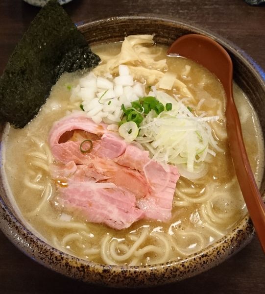 「濃厚中華そば」@麺通 伊武記の写真