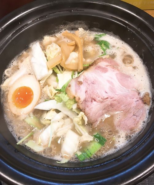 「豚骨醤油ラーメン」@ラーメン猪太の写真