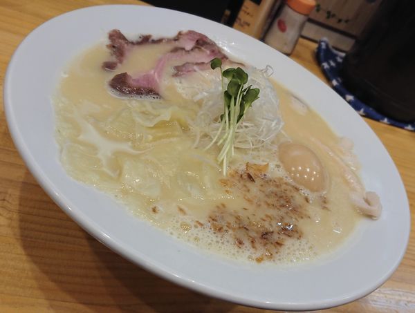 「濃厚鶏蕎麦(塩)＋味玉＋肉ワンタン4個」@麺匠 金衛門の写真