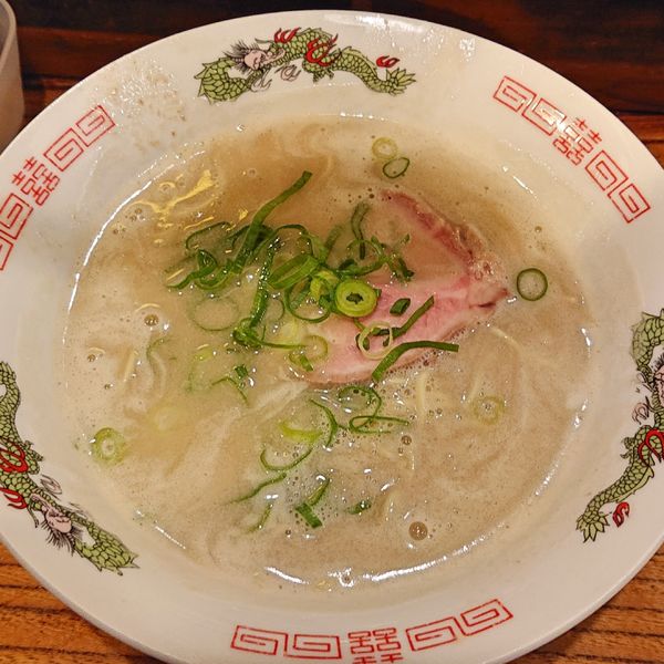 「とんこつらーめんストロング700 替玉100」@長いちの写真