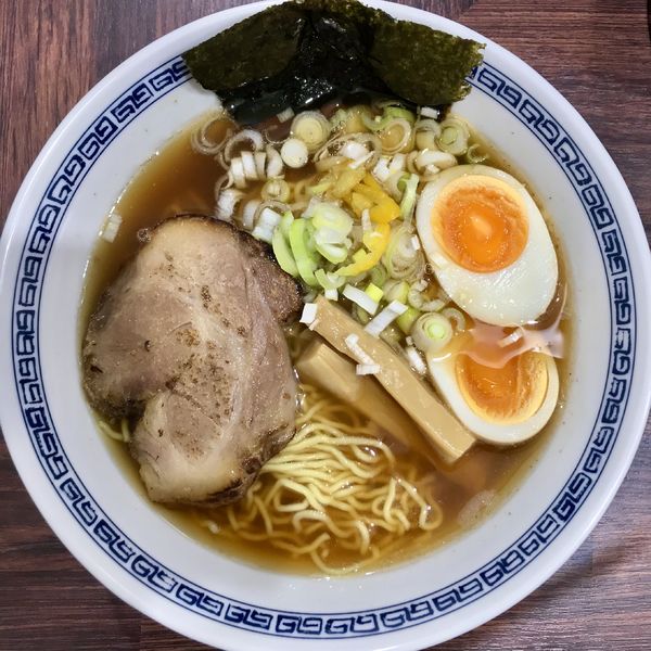 「らーめん ¥720円（味玉サービスCP）」@中華そば 新の写真