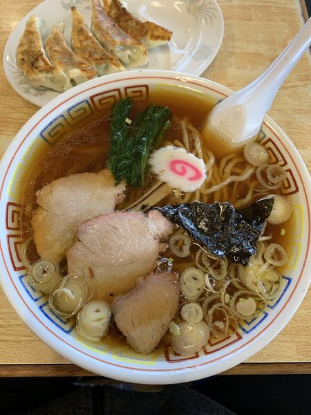 「手打中華 700円 餃子 350円」@手打ちラーメン みうらの写真
