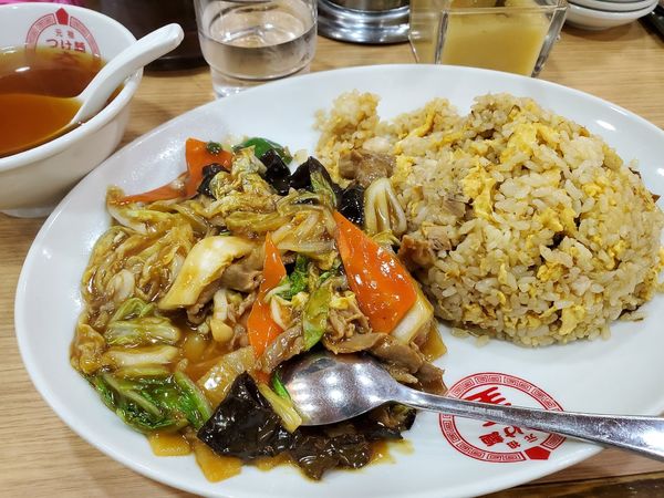 「大王蓋澆炒飯」@つけ麺大王 蒲田店の写真