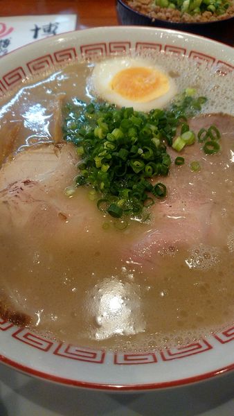 「博多ラーメン」@濃厚豚骨らーめん 博多一路の写真