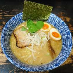 戸みら伊らぁめん＋煮玉子