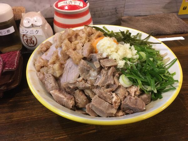 「特肉油そば」@熊谷肉飯店の写真