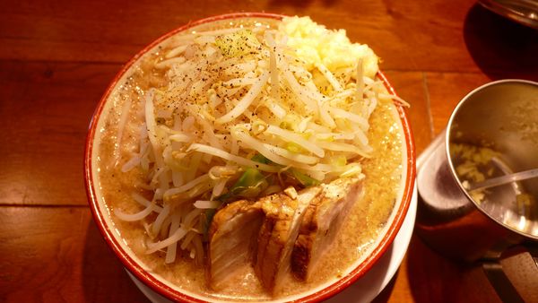 「らーめん¥780／卓上にんにく¥0」@らーめんバリ男 大門店の写真