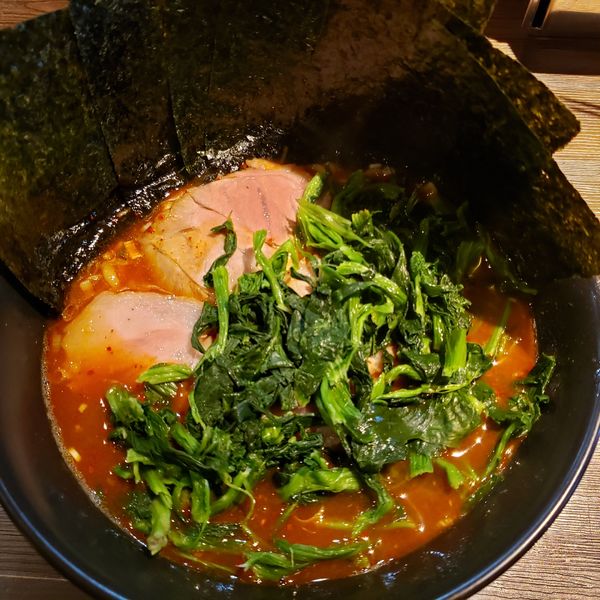 「美辛ラーメン2辛ほうれん草900円」@ラーメン 萩原家 藤沢店の写真