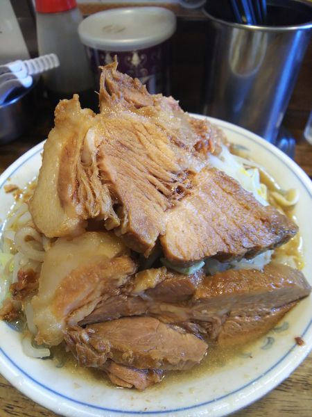 「ラーメン ヤサイ、アブラ、カラメ、ニンニク少し」@らーめん梵’s BONES北浦和本店の写真