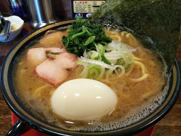 「ラーメン　：かため　＋味玉（サービス券）」@信州麺屋 きまはち商店の写真