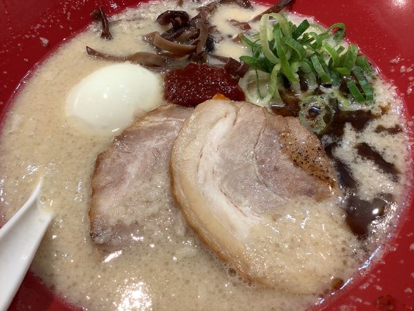 「赤丸新味玉子入り 980円」@一風堂 横浜ポルタ店の写真