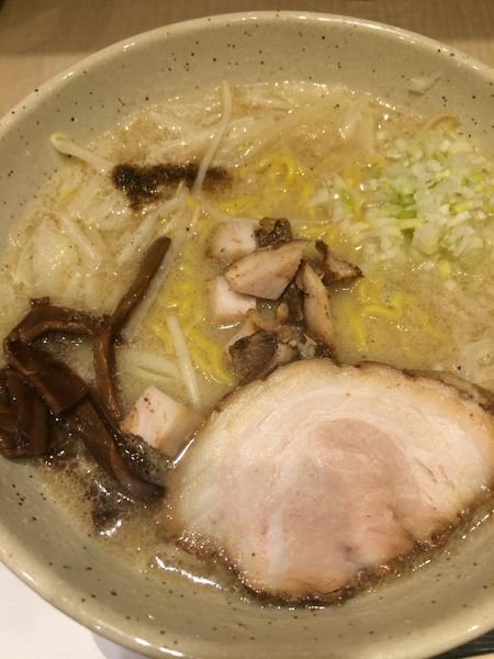 「味噌らーめん870円」@つじ田 味噌の章 東京駅店の写真