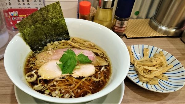 「醤油鶏そば+替玉+メンマ+チャーシュー丼」@中華そば ムタヒロ 拝島駅店の写真