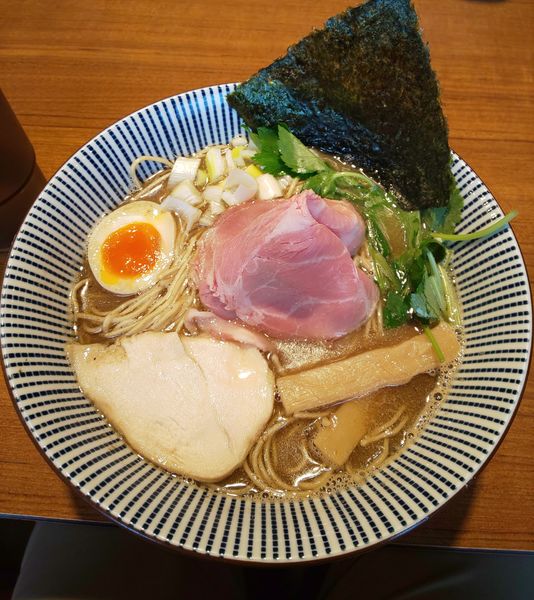 「一番搾りの煮干しそば  900円」@寿製麺よしかわ 川越店の写真
