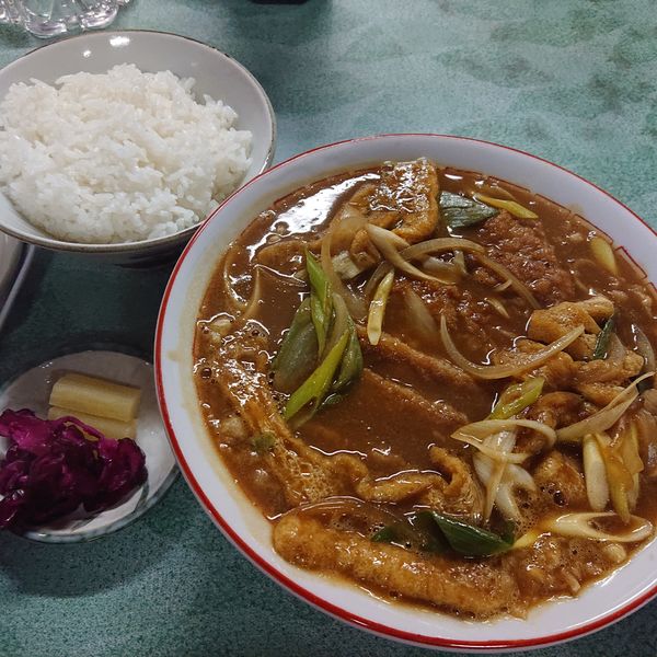 「カレーラーメンカツトッピング710円、ライス小120円」@食堂 二葉の写真