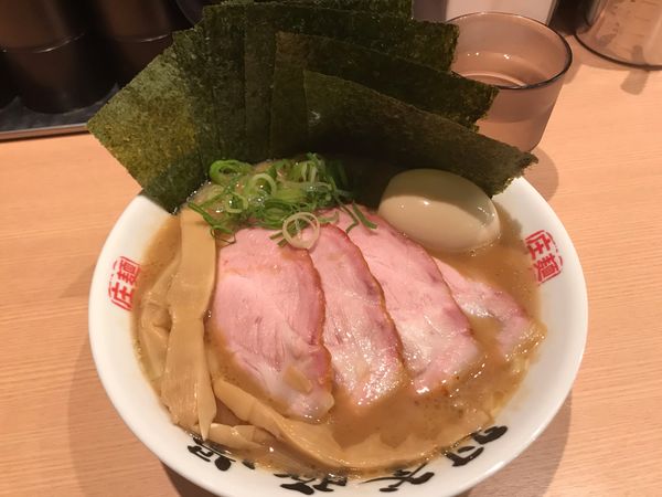 「らぁ麺（並）＋特製」@麺屋 庄太 赤坂店の写真