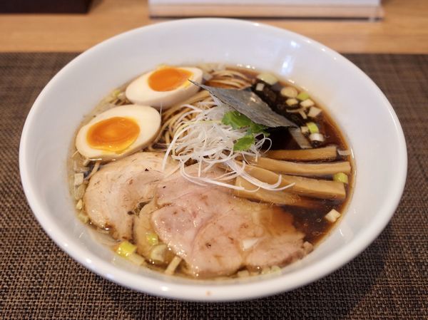 「淡麗醤油らー麺…780円」@麺処 湯咲の写真