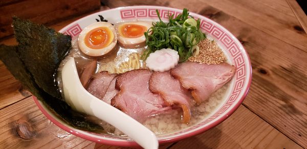 「特製しお背脂ラーメン」@井田商店の写真