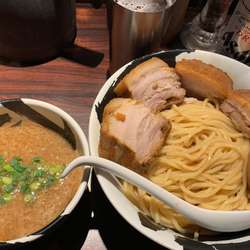 濃厚味玉チャーシューつけ麺中盛 (1600円)