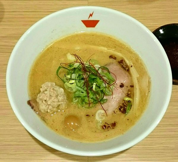 「蟹味噌そば【土曜限定】 辛味 茸の和え玉」@crab台風。の写真