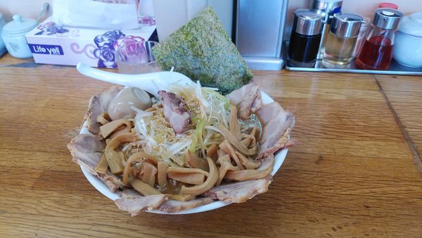 「チャーシュー麵（醤油）中盛、メンマトッピング」@らーめん こうやの写真