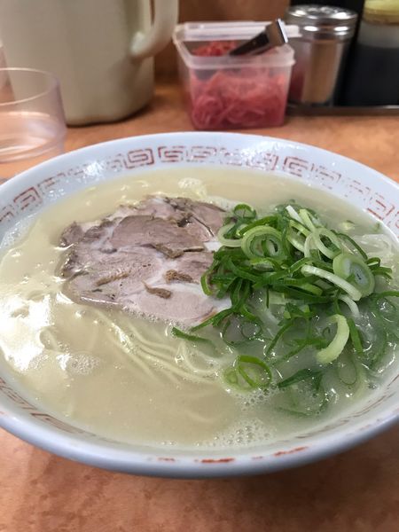 「ラーメン　替玉カタ」@長浜ナンバーワン 祇園店の写真