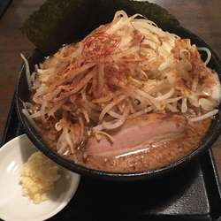 和豚基本　ニンニク別盛脂野菜麺増し