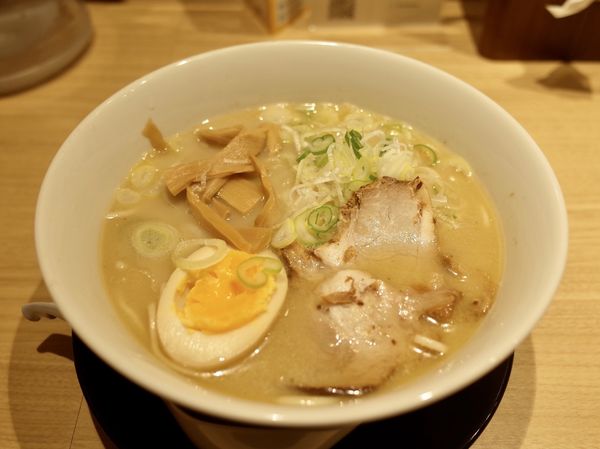 「こく煮干し塩味…880円」@長尾中華そば 名古屋驛麺通り店の写真