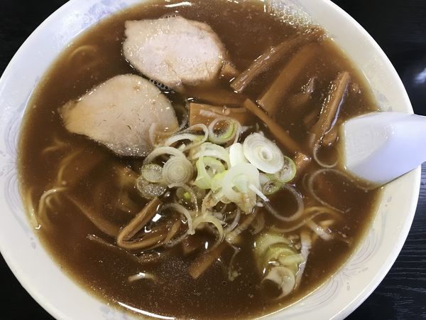 「メンマ中華そば大盛り」@志のぶ 本店の写真