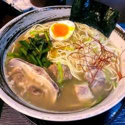 長田テールラーメン