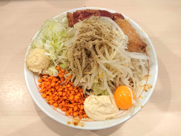 「限定 シビレて辛いまぜそば(麺200g)」@鷹の目 蒲田店の写真