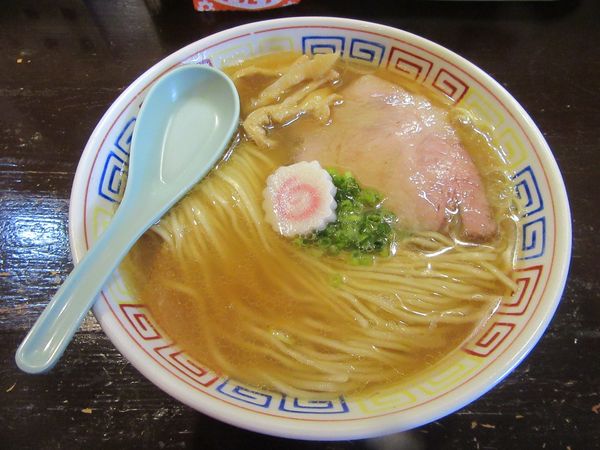 「中華そば（７００円）＋焼き餃子５個３００円」@青春餃子の写真