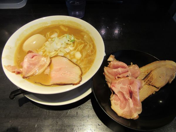 「極煮干（８５０円）＋味玉１１０円＋チャーシュー３３０円」@らーめん ちゃん亭の写真