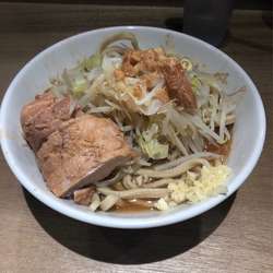 ラーメン少なめニンニク少し野菜アブラ