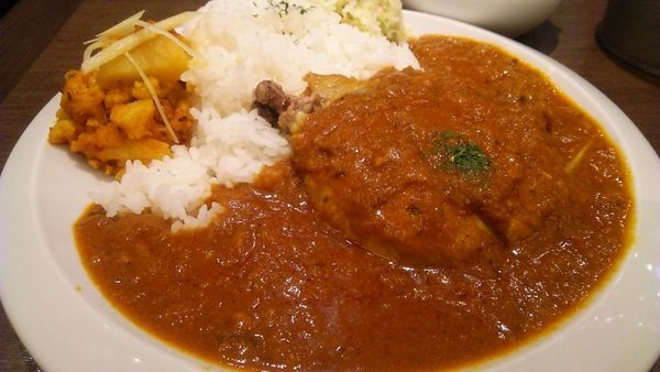 「骨つきチキンのカリーライスセット 1200円」@SOLAH SPICES TOKYO 川崎アゼリア店の写真