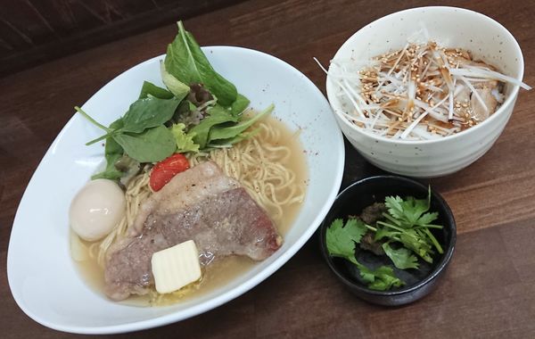 「【周年限定】牛骨塩らぁめん＋味玉＋チャーシュー丼」@4代目松屋食堂の写真