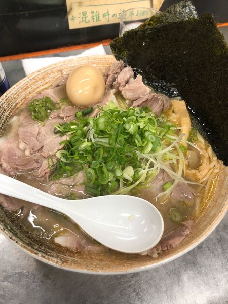 「上海蟹出汁塩ラーメン1.5玉盛＋チャーシュー増し」@覆麺 智の写真