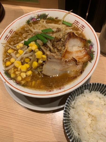 「濃厚味噌ラーメン 880円　サービスライス付き」@鯛塩そば灯花 本店の写真